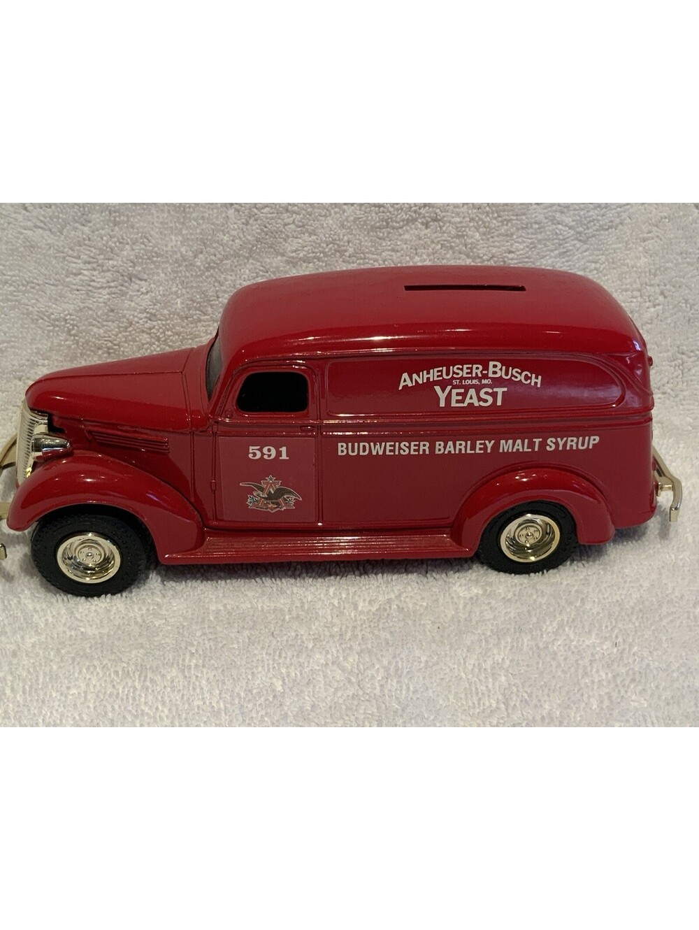 Vintage Budweiser Highly Detailed Die Cast Metal 1:25 Scale Locking Coin Bank